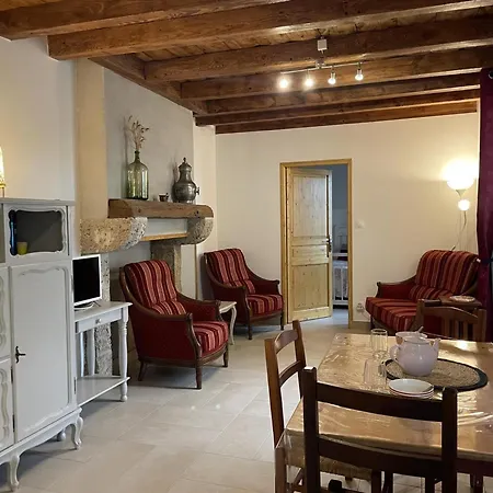 Maison De Plain-pied Confortable Avec Jardin A Rongeres