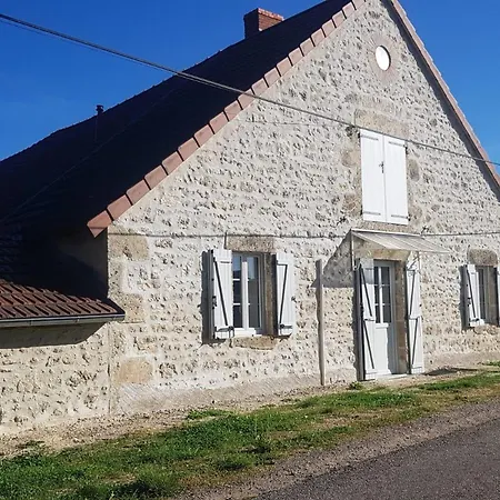 Maison De Plain-pied Confortable Avec Jardin A * Rongeres