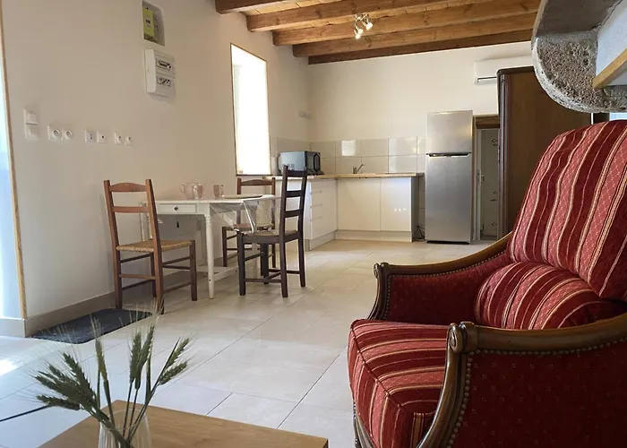 Maison De Plain-pied Confortable Avec Jardin A - Fr-1-489-381 Rongeres