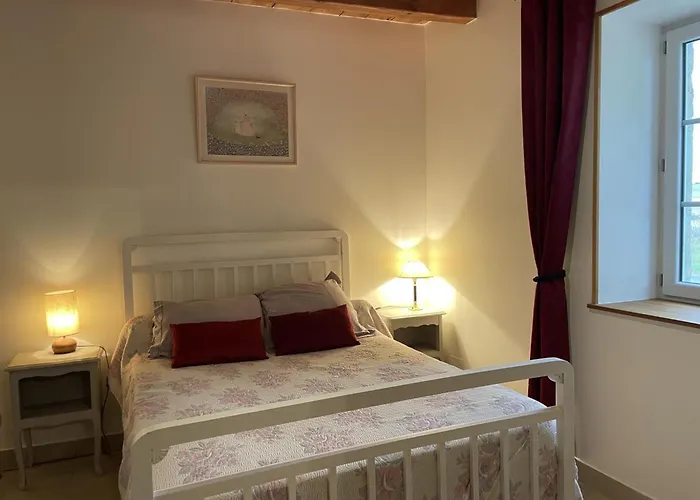 Maison De Plain-pied Confortable Avec Jardin A - Fr-1-489-381 Holiday home