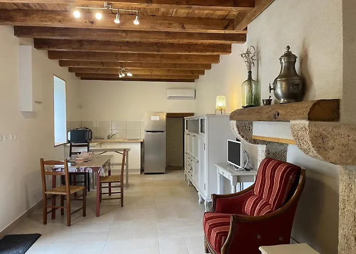 Holiday home Maison De Plain-pied Confortable Avec Jardin A - Fr-1-489-381